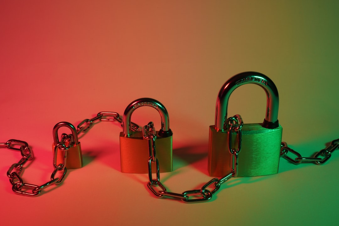 Poradnik po zabezpieczaniu kont online 1 Photo Padlock