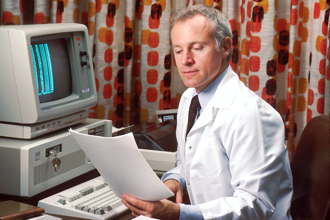 Photo Threat analysis: Cybersecurity icon
