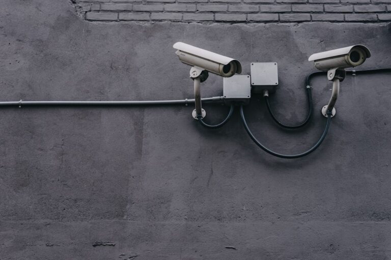 Jak zabezpieczyć swoje konta na mediach społecznościowych? 7 Photo Security checklist
